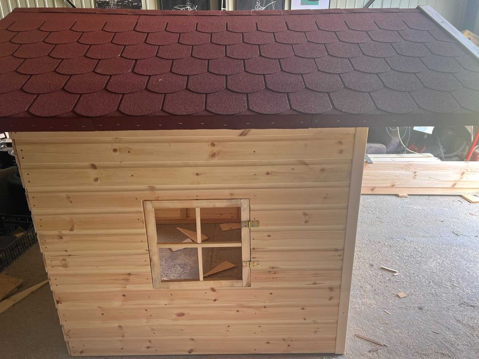 Duży domek ogrodowy dla dziecka