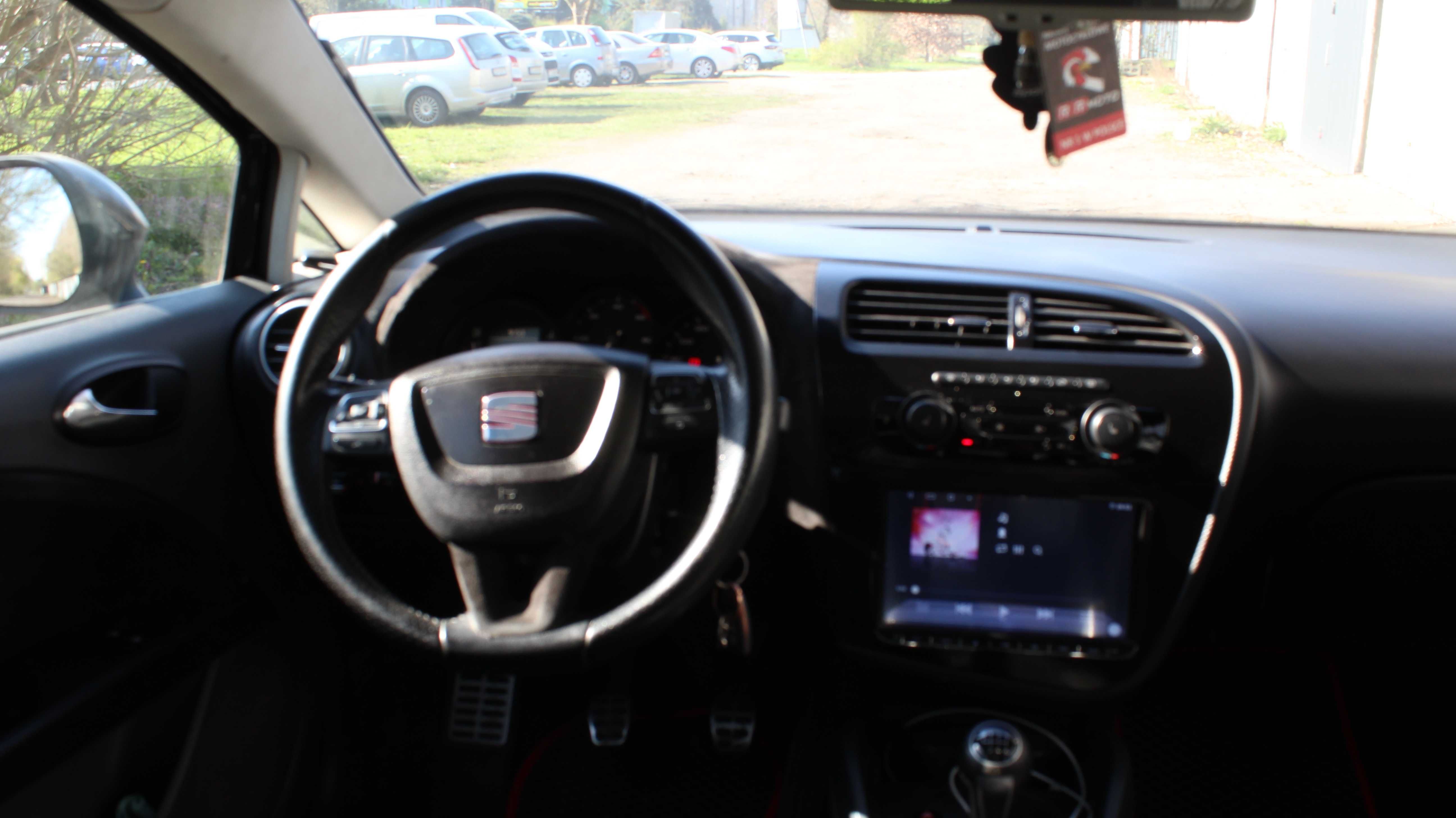 Seat LEON 1P polift ms design 12 lat w jedynch rękach