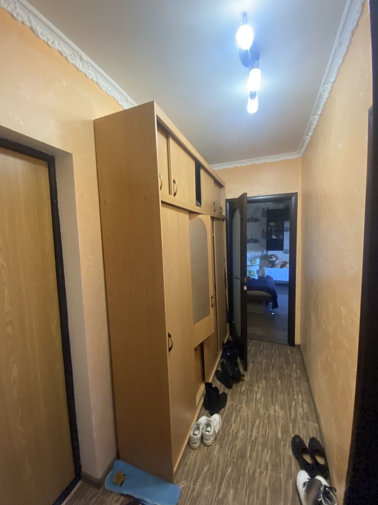 Продам двокімнатну квартиру на Харківській