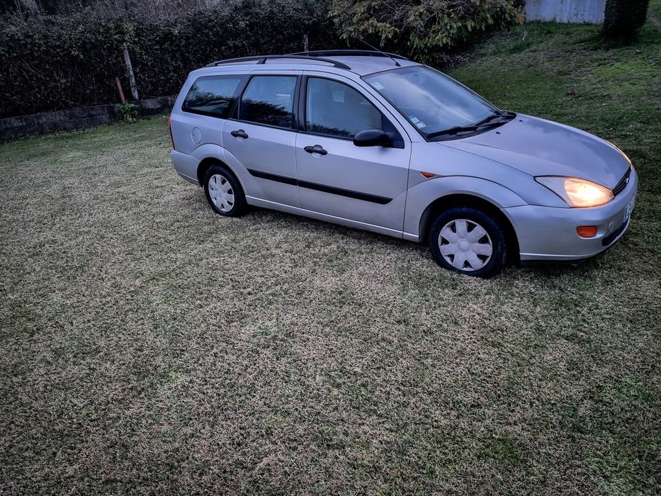 Ford Focus sw 1.4 ano 2000
