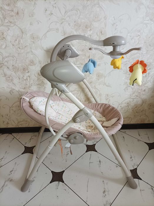 Продаються електро гойдалка для немовлят