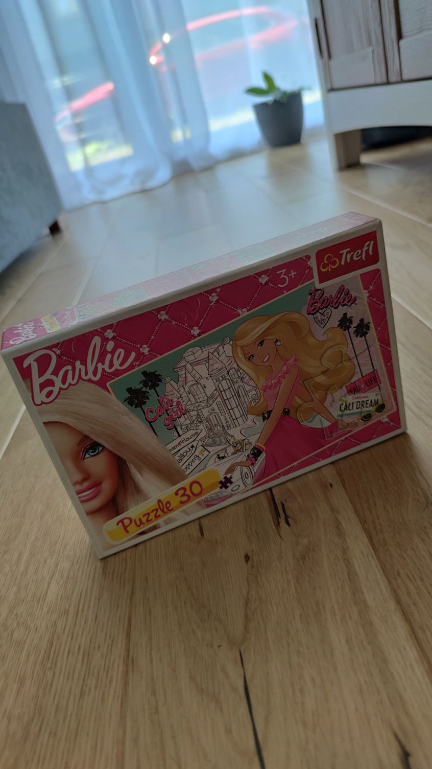 Puzzle Barbie Trefl 30 elementow wiek 3+
