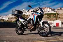 Africa Twin 1100 TriColor