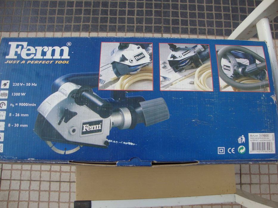 Máquina para abertura de roços em paredes Fermi 2200W de dois discos