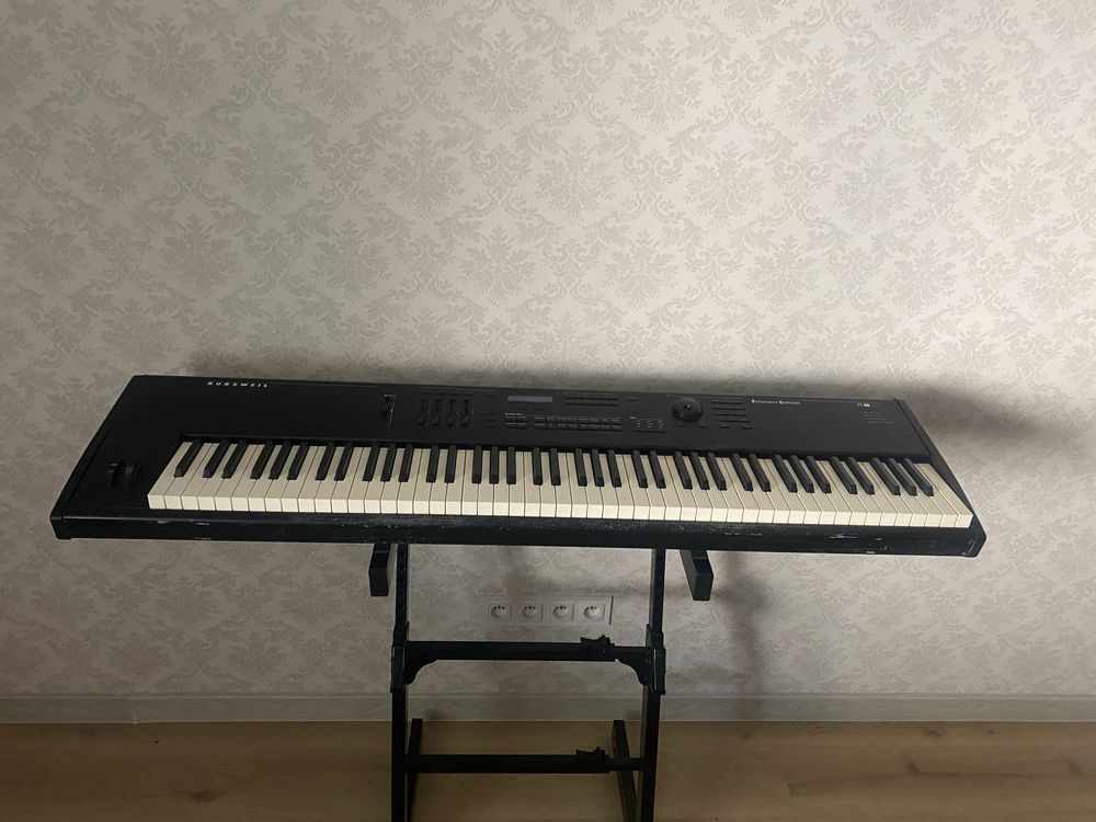 Kurzweil PC88 puanino elektryczne