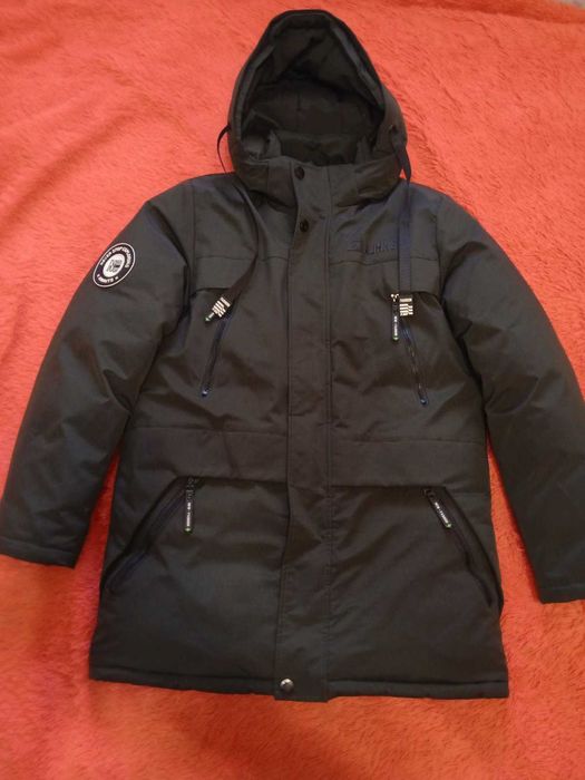 Курточка зимова.