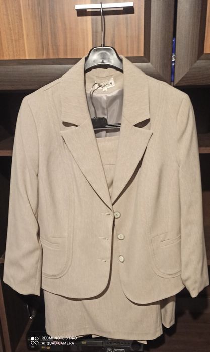 Żakiet ze spódnicą beż 46 r.