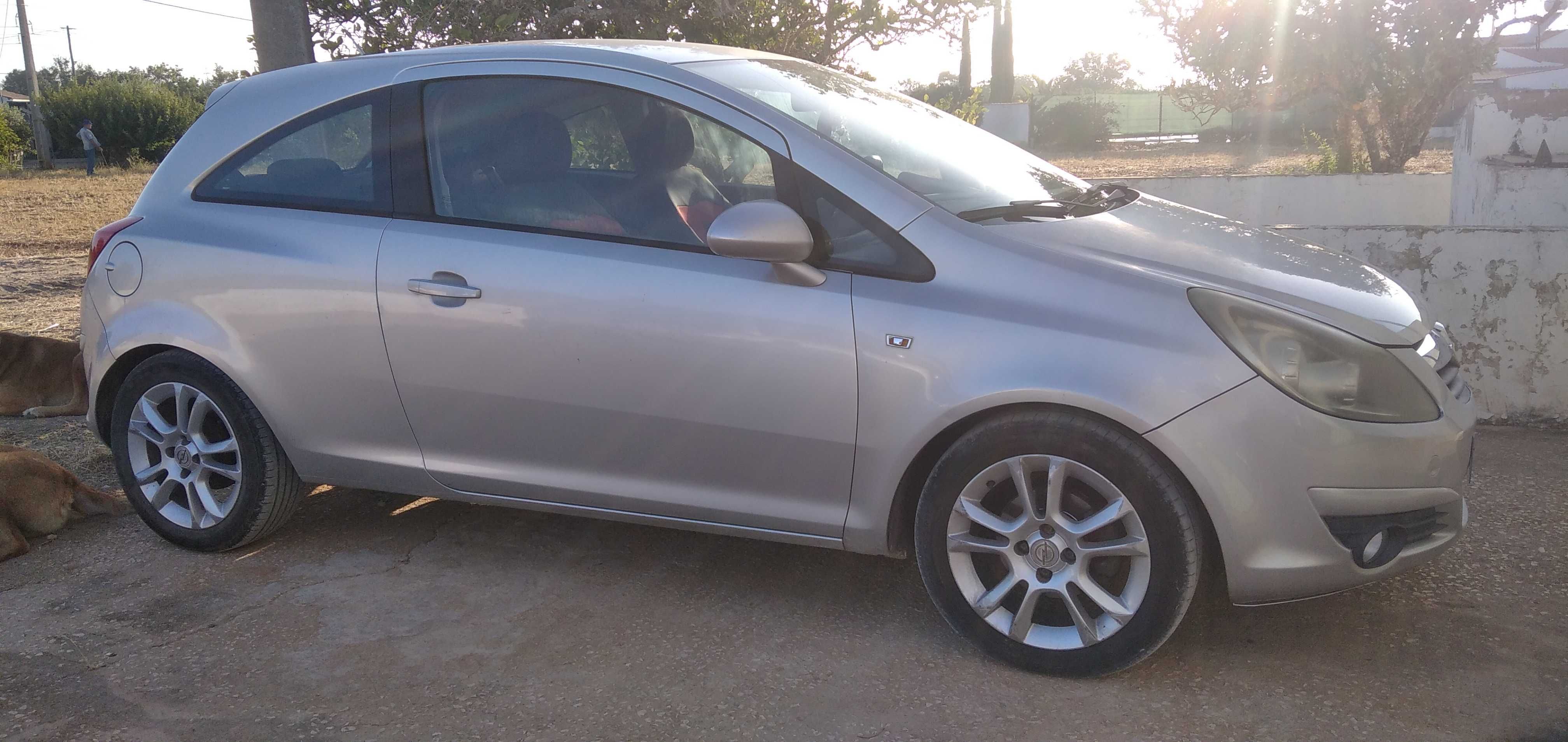 Opel Corsa D 1.2 Gasolina (2008) – Ideal para cidade