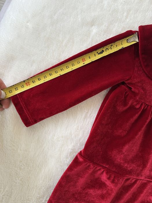 Святкова сукня для маленької принцеси