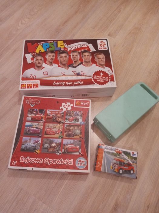 Paka gier, planszowek, puzzli i klocków