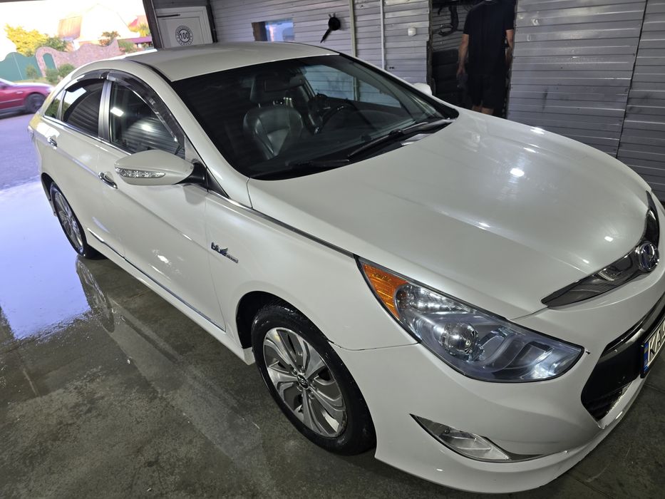 Продам Hyundai SONATA HYBRID 2013
