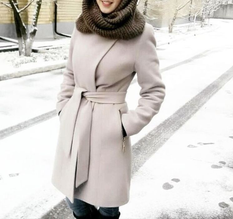 Пальто жіноче xs-s молочне