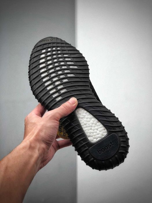 Yeezy 350 Boost V2 black powder BY9612