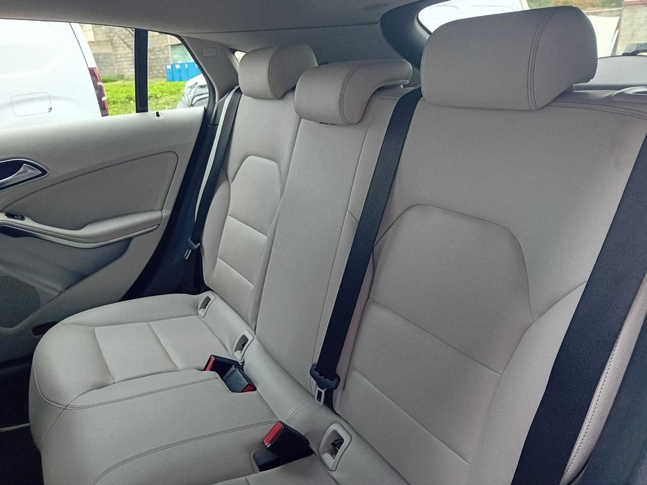 Mercedes CLA 180 cdi ( pequeno sinistro )