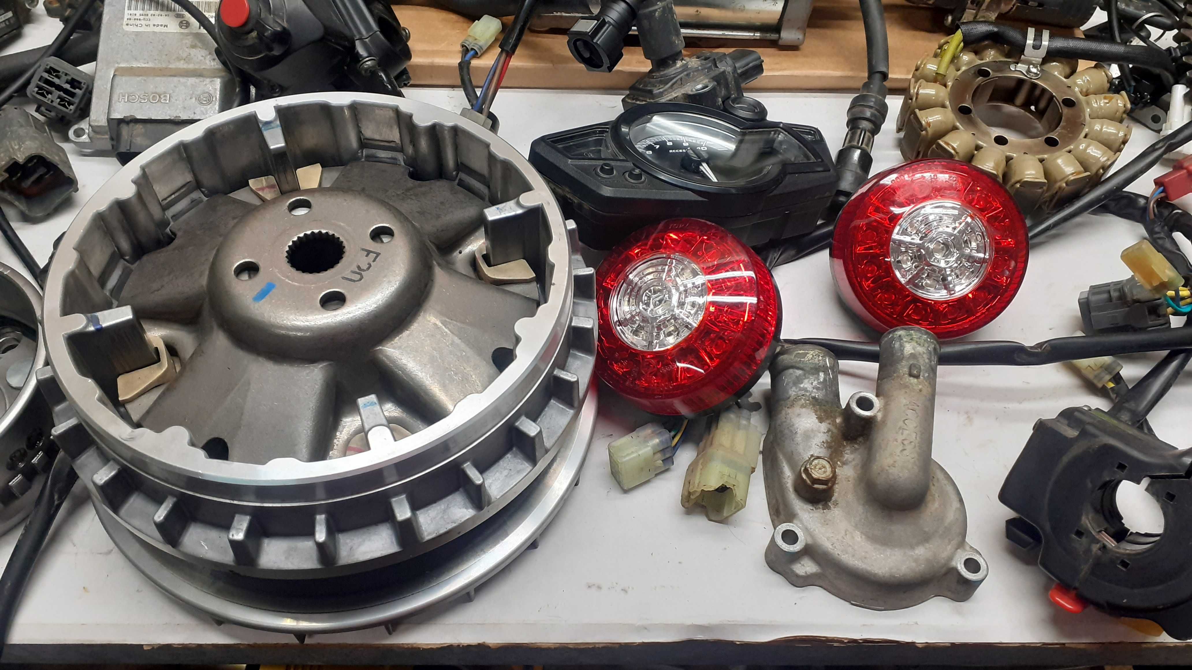 access 650 750 czesc 850 piasta silnik pompa stator magneto wariator