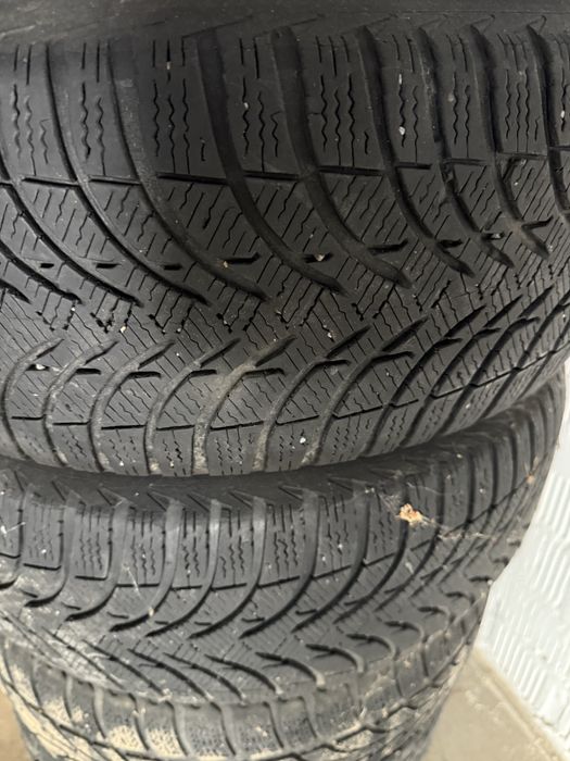 Зимние шины Michelin 215/55 R 16
