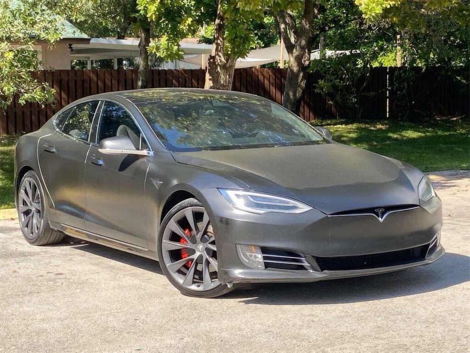 Tesla Model S Long Range Plus      2020