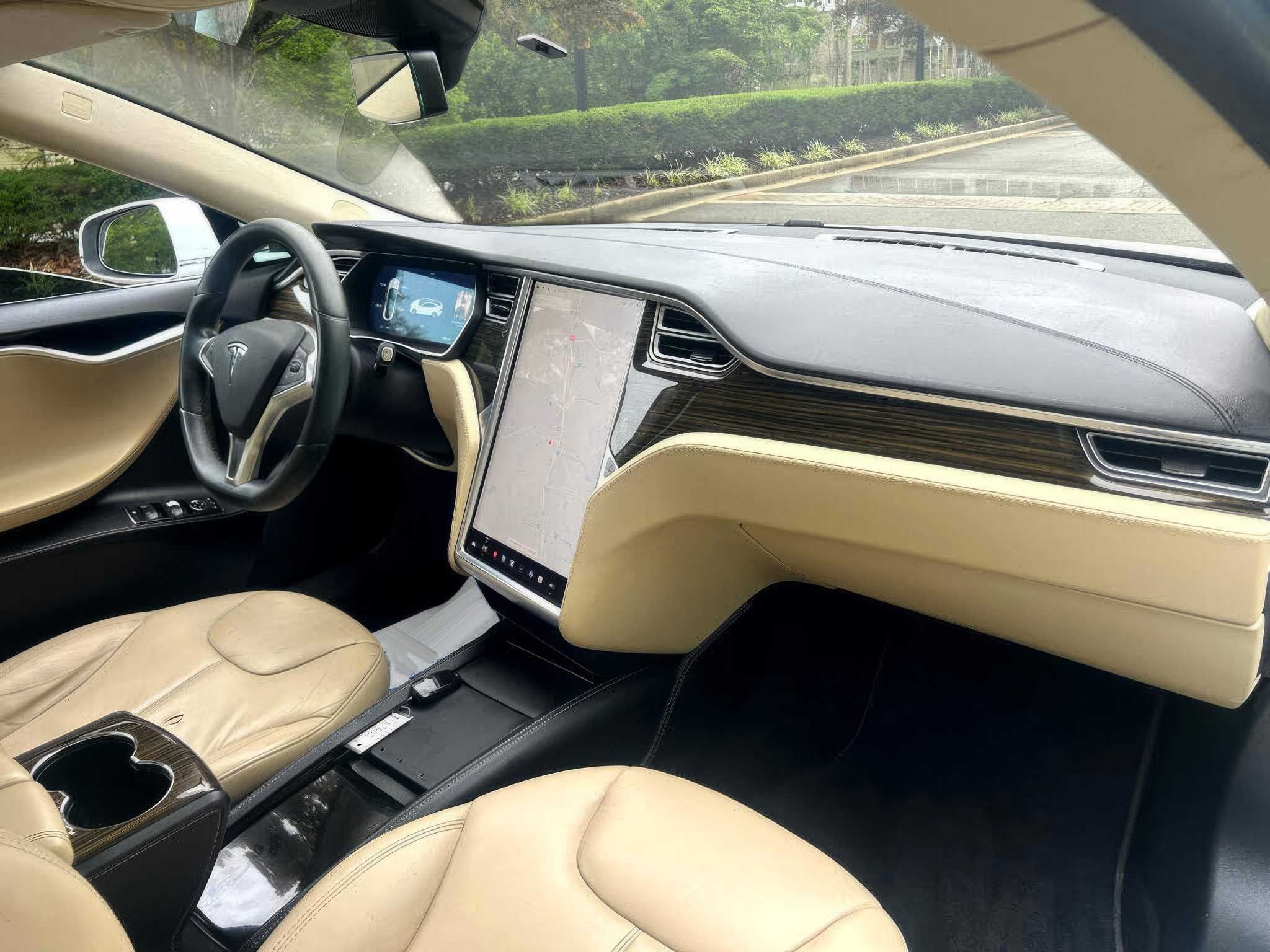 2015 Tesla Model S 85
