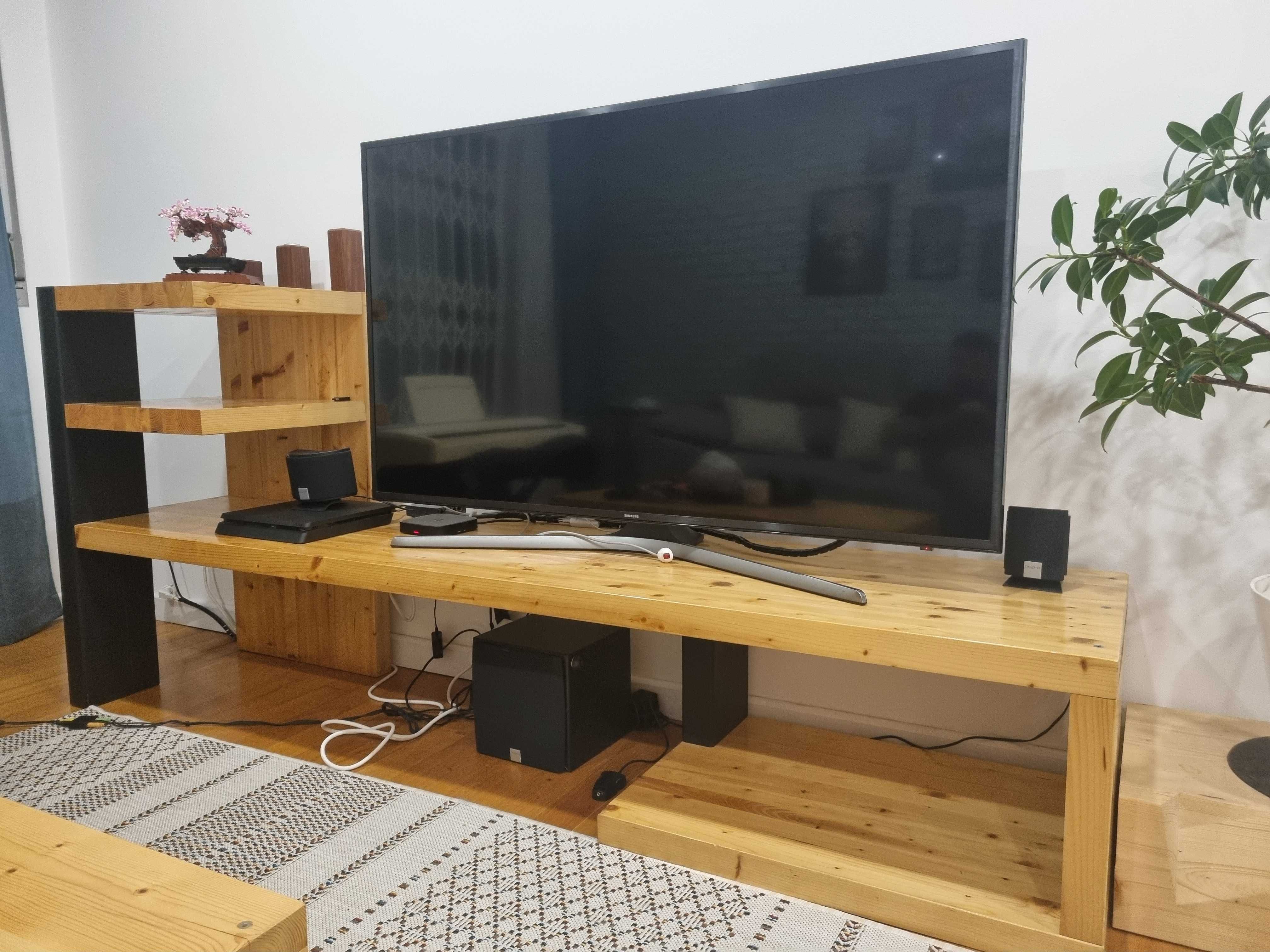 Móvel de sala para TV