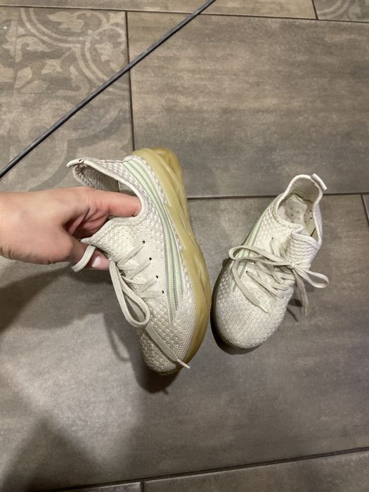 Кросівки дитячі спортивні