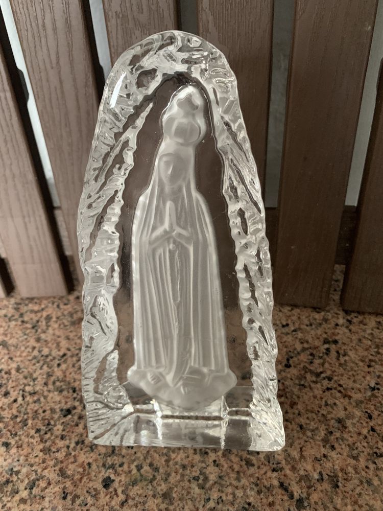 Figura de nossa Senhora de Fatima em vidro