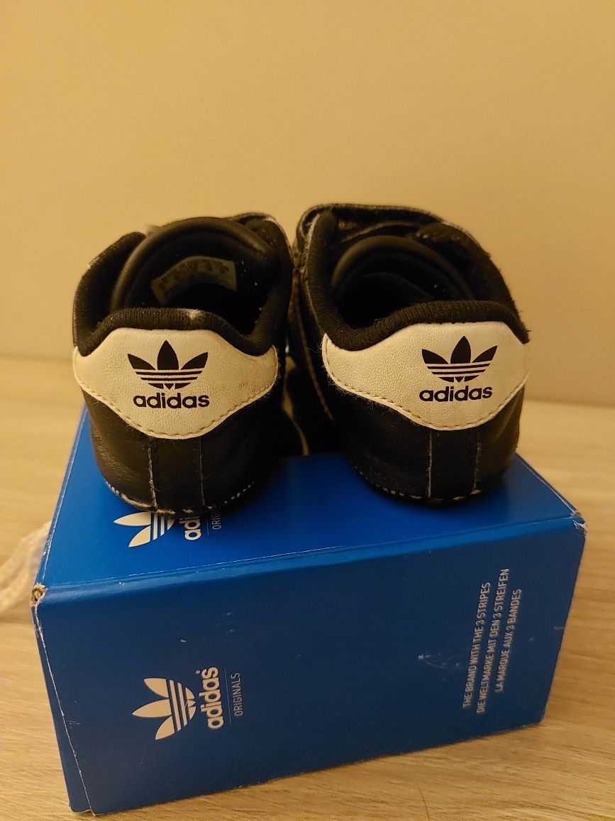 Buciki Adidas r.19 oryginalne