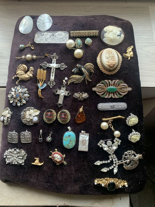 Брошки французкие. Бижютерия. Винтаж..