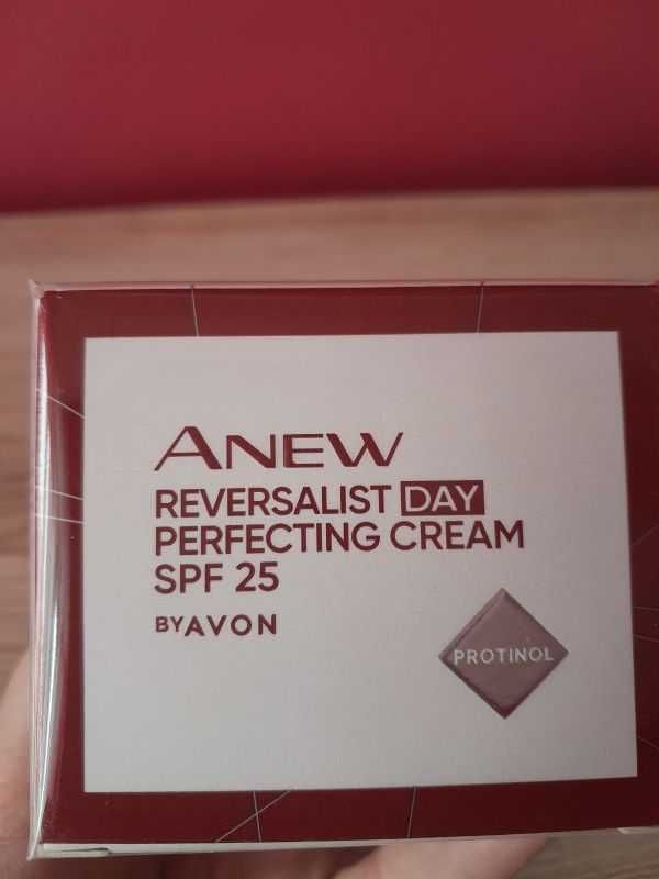 Przeciwzmarszczkowy krem na dzień z Protinolem Avon Anew 50ml.