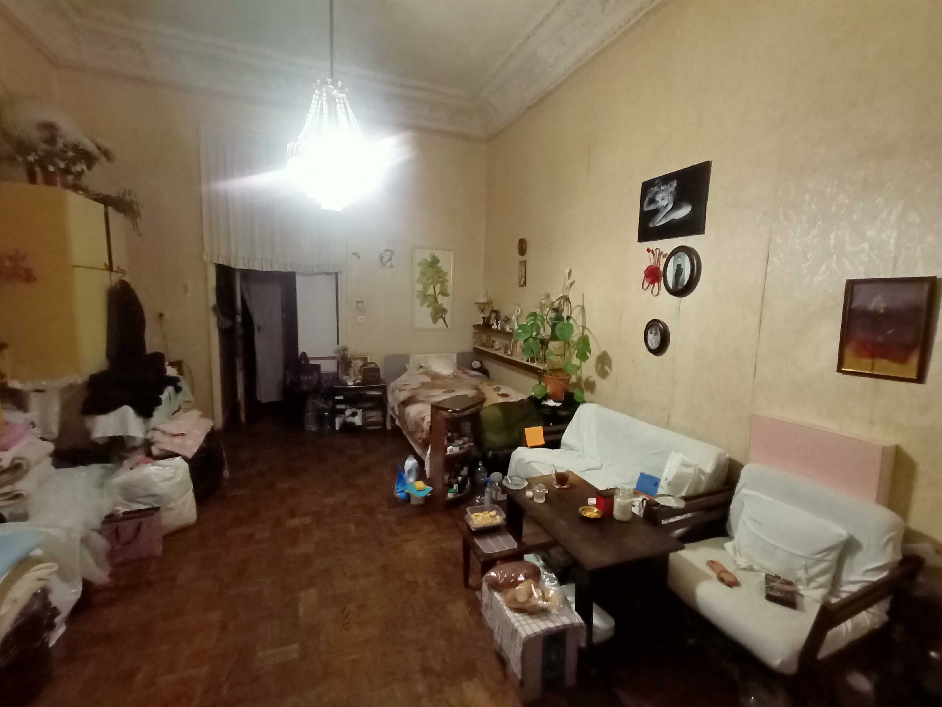 ВЫГОДНО!  Центр.  40 кв.м.  Балкон. Перспективно под сдачу.