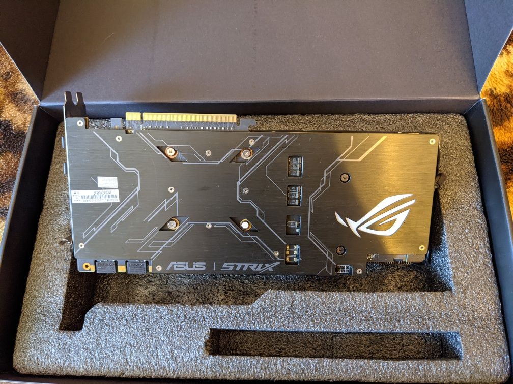 Видеокарта Asus GTX 1070ti ROG Strix