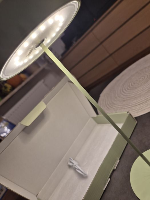 Lampka stołowa bezprzewodowa Palmina