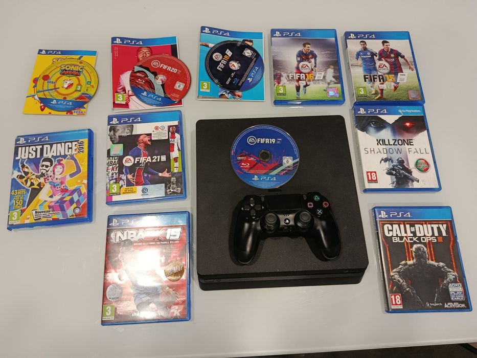 Consola PlayStation 4 Slim com 11 jogos 1 comando ( Leia a descrição)
