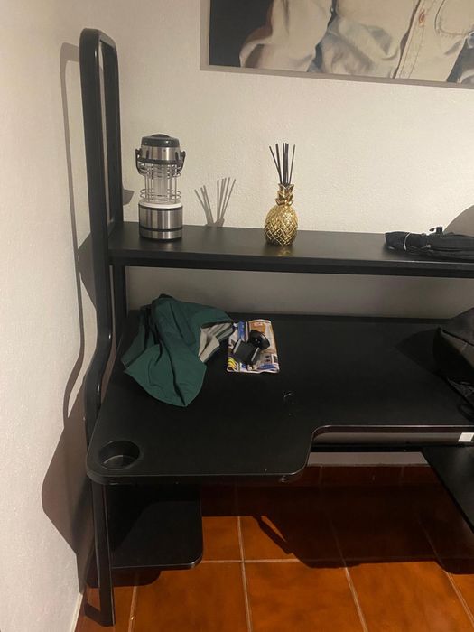 Secretária em preto