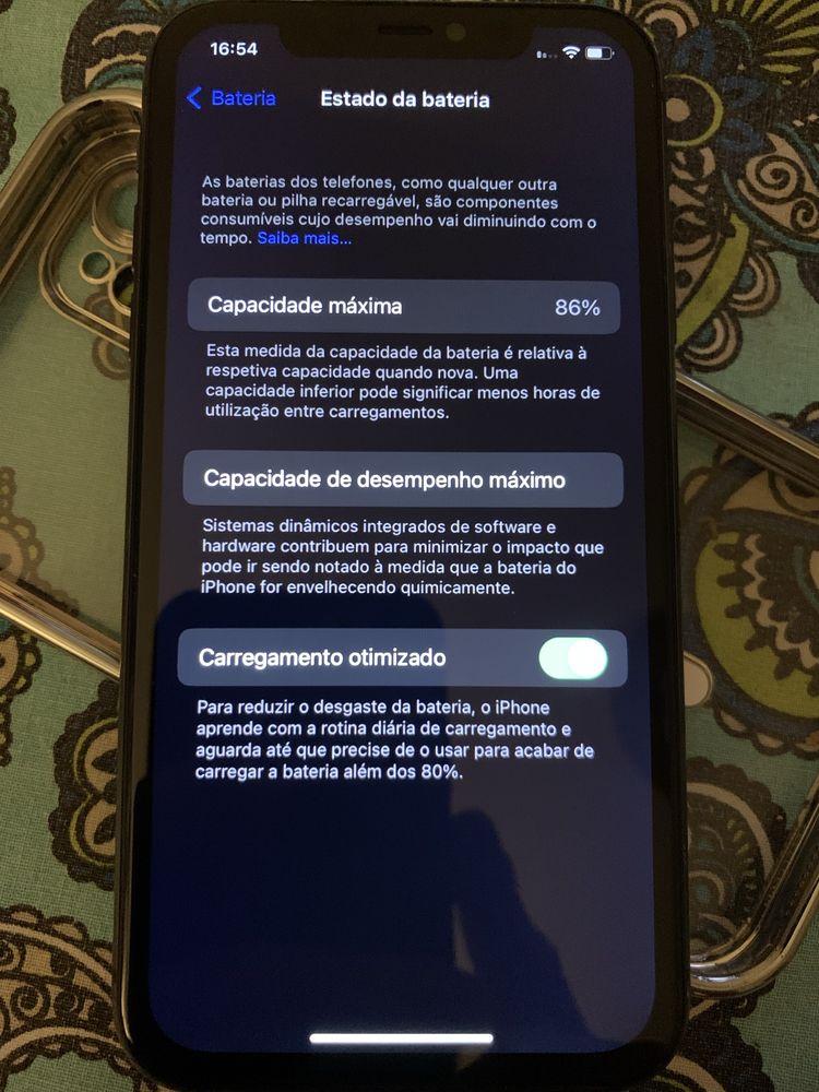 Iphone 11 preto com capa