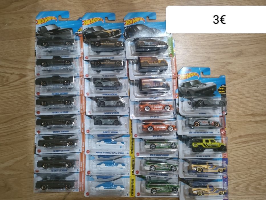 Hot Wheels variados