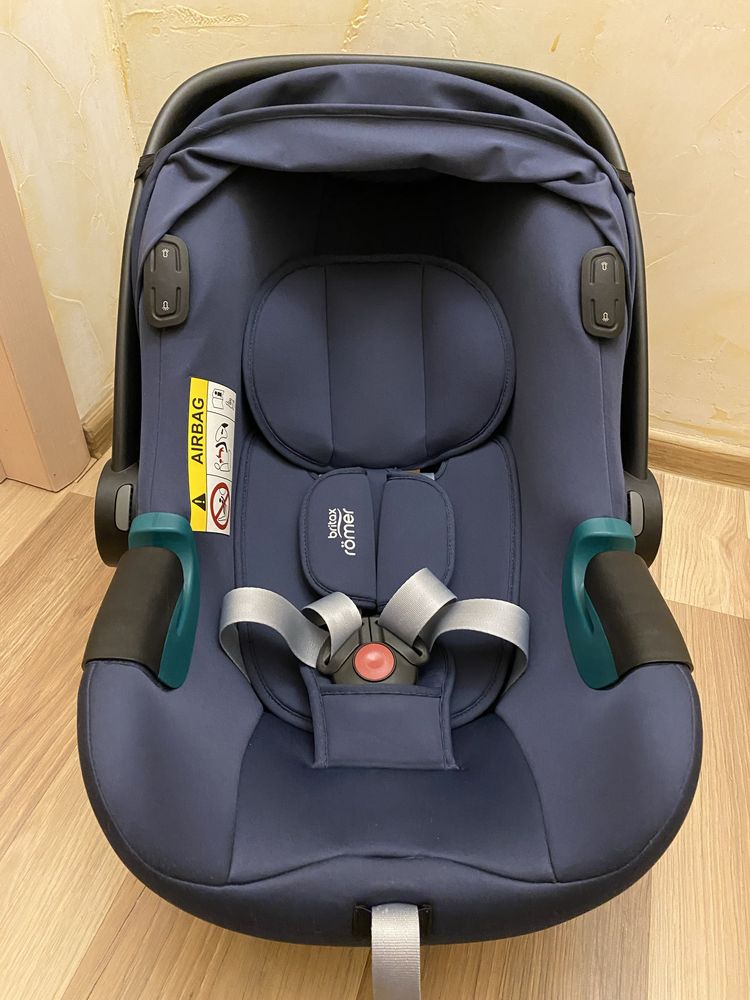 Автокресло Britax-Romer Baby-Safe iSense с подсветкой 0-13 кг