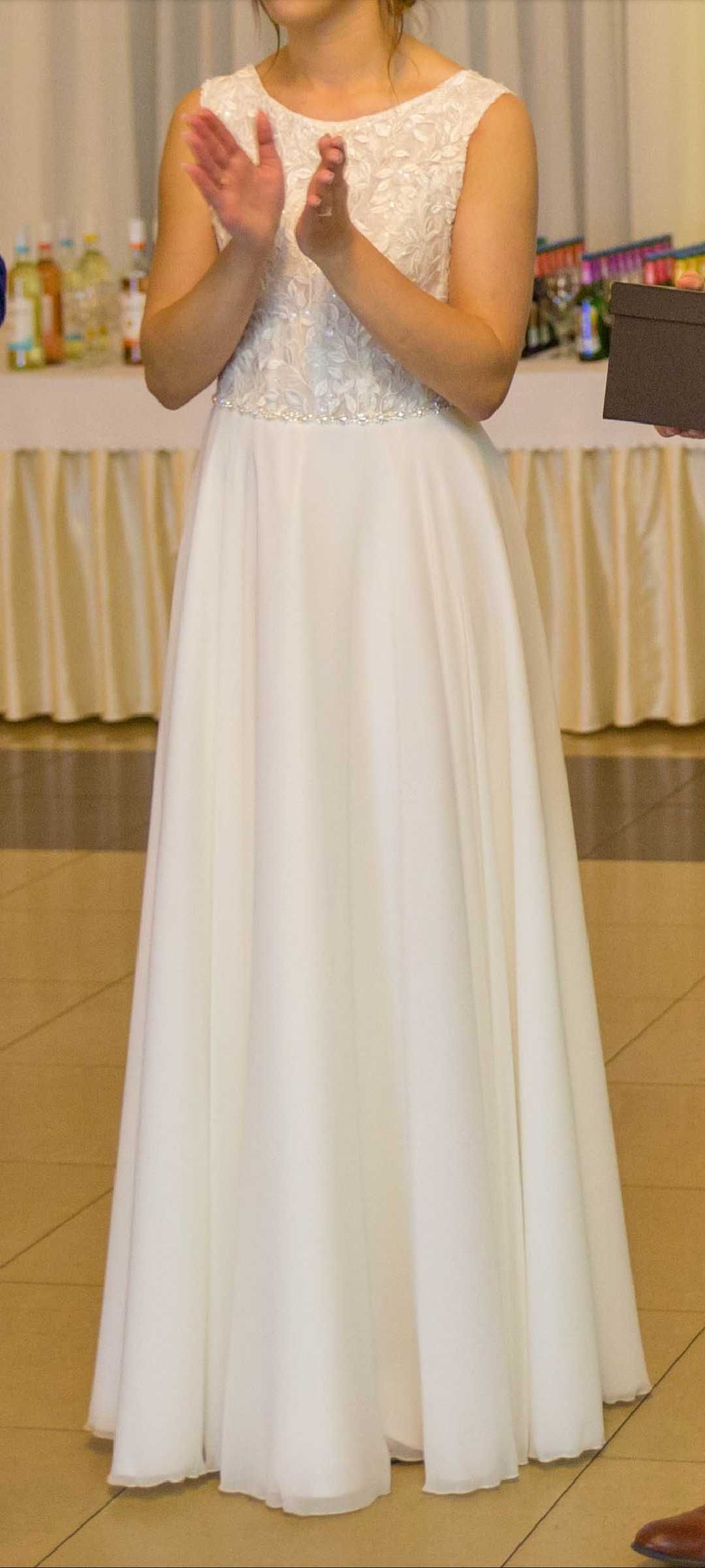 ..suknia ślubna..
