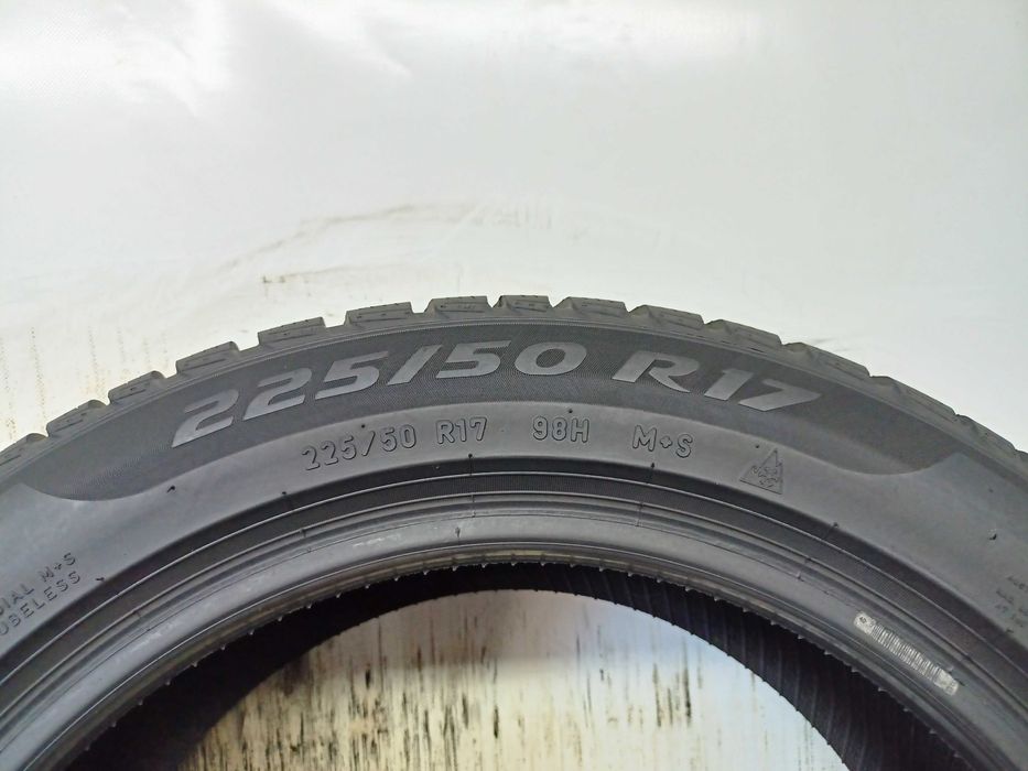 Pirelli SottoZero 3 RSC 225/50/17 2022r. 98H 7mm (564)