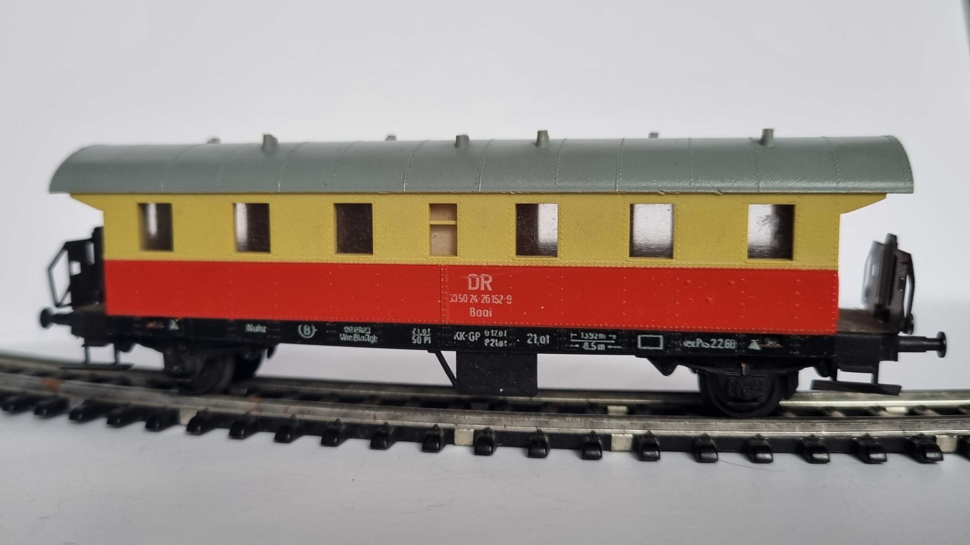 Wagon osobowy 2 kl. Bi 30