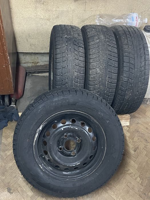 Зимова гума R13 4х98 175/70/R13 Triangle