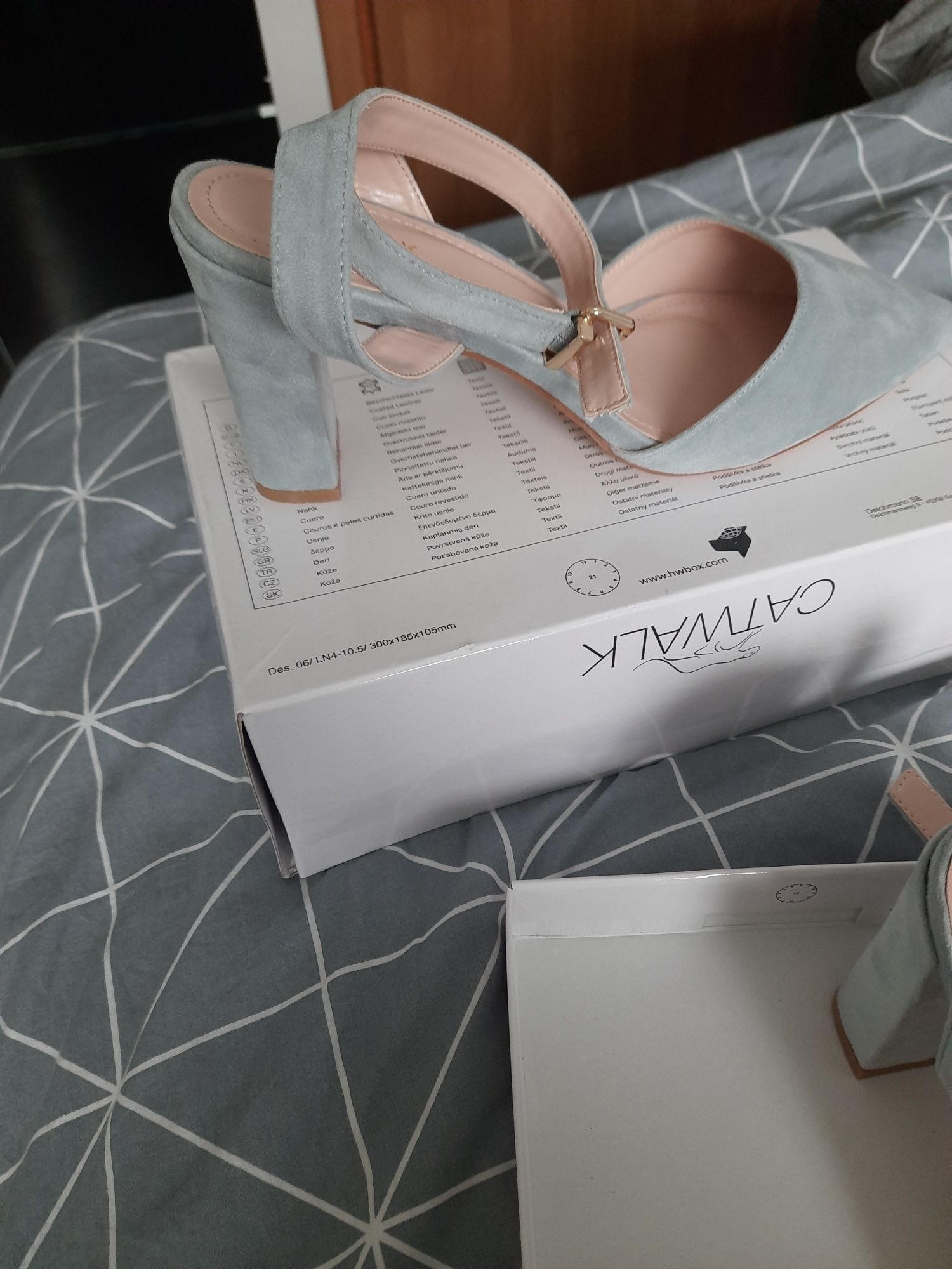 Buty damskie zamszowe