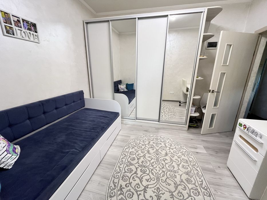 Продаж будинку в центрі міста. Можна під комерцію