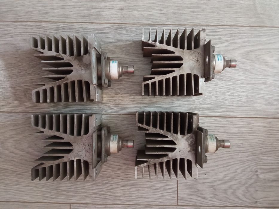 Diody prostownicze UNITRA lamina d10.200.03 i d10.200r.06 komplet 4szt