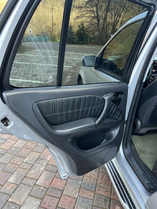 Продам Mercedes-Benz  ML 2004 року  2.7 дизель