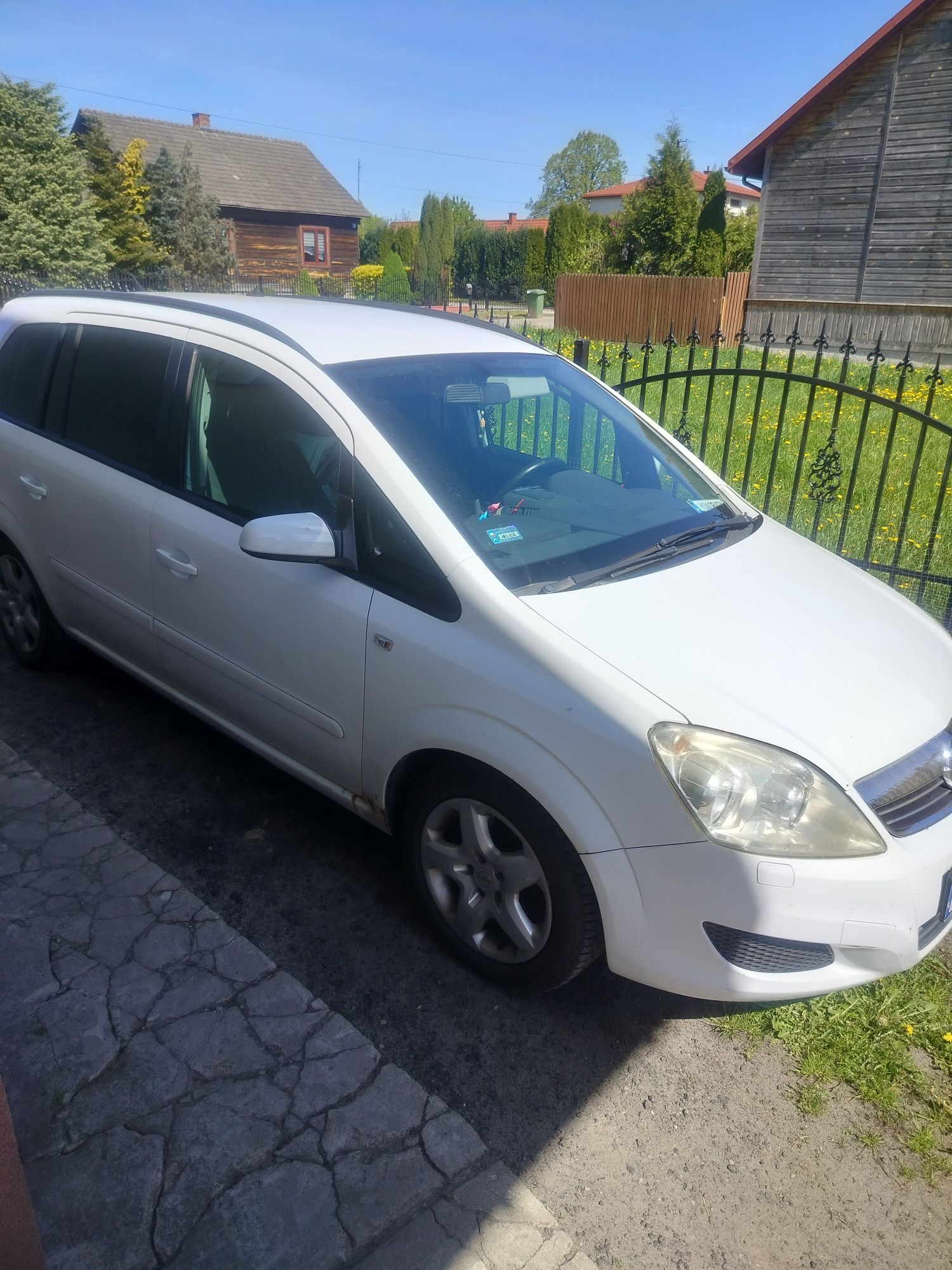 Sprzedam Opel Zafira 1.9 CDTI