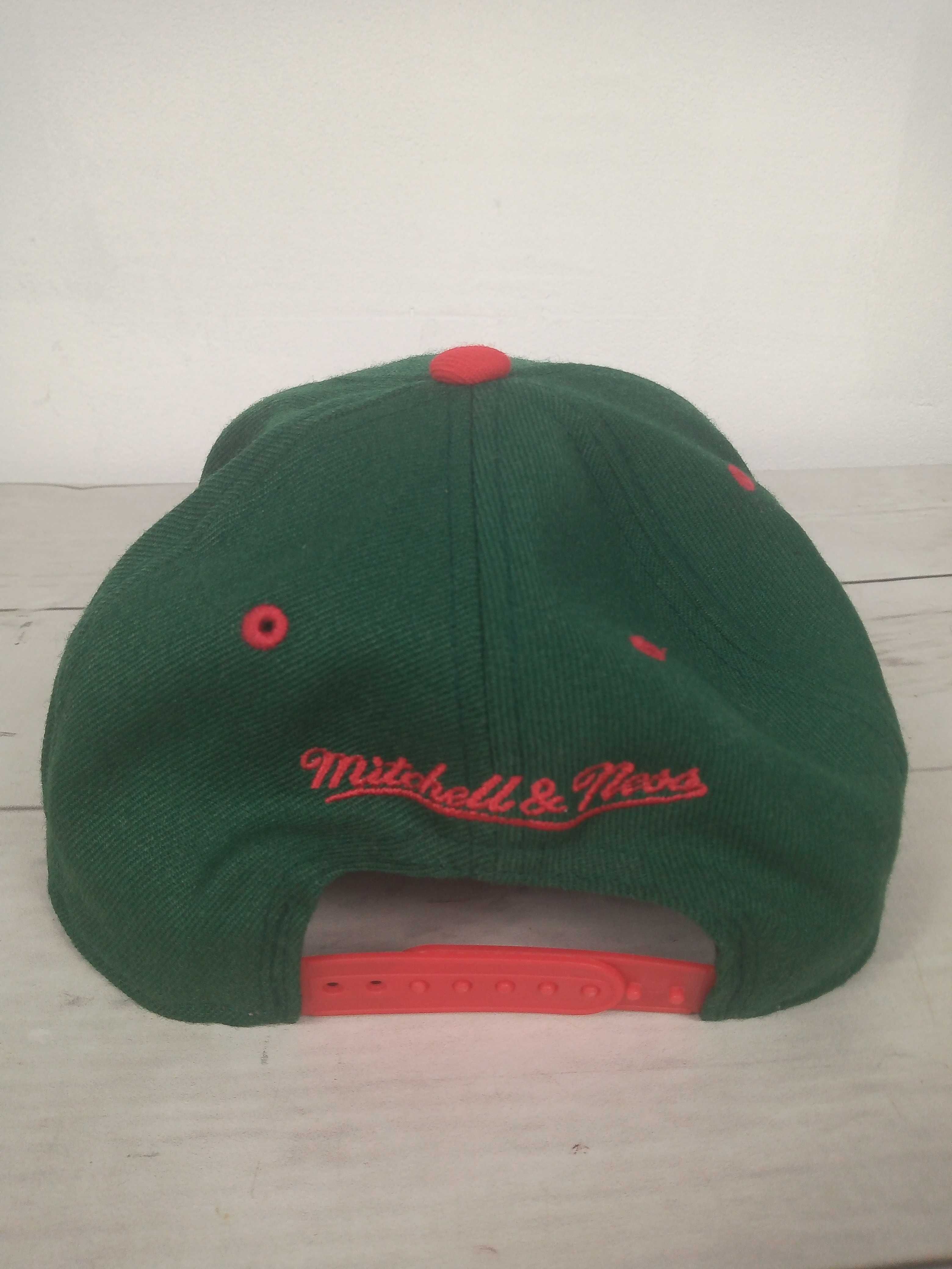 Mitchell & Ness Milwaukee Bucks NBA Snapback Hat Cap Red Green