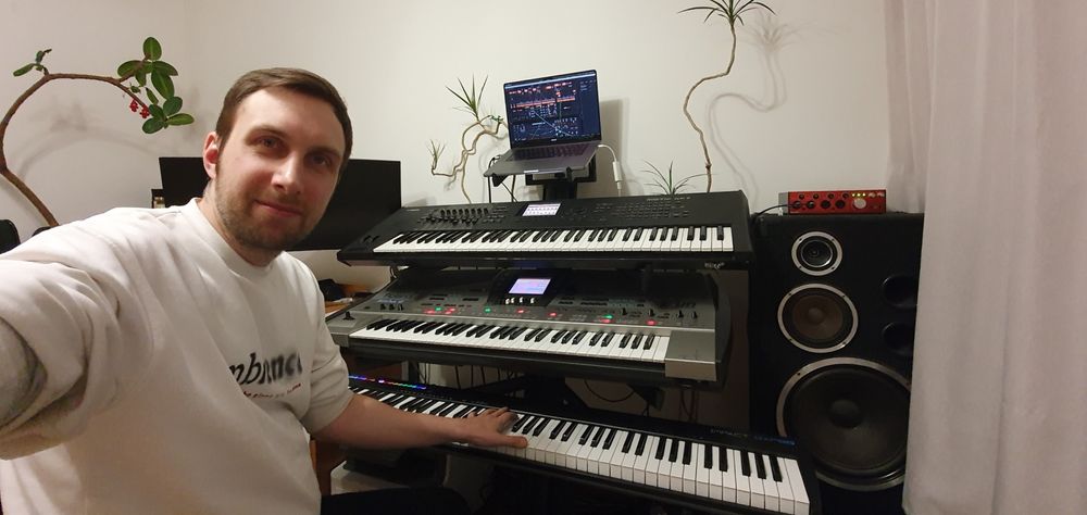 Lekcje gry na keybordzie, syntezatorze, pianinie.