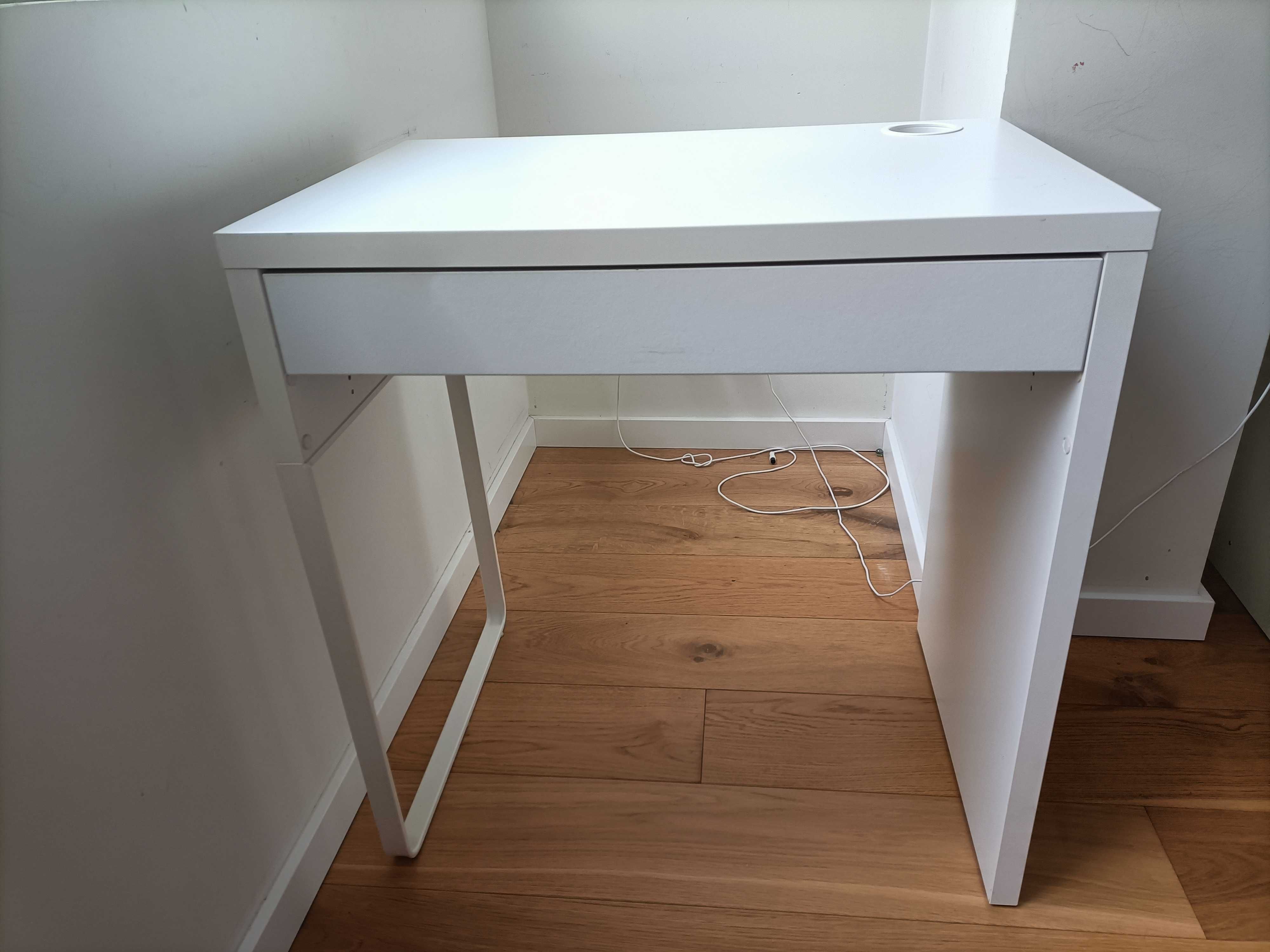 Secretária Compacta IKEA MICKE Branca c/ Gaveta e Passa Cabos