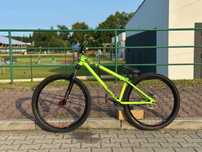 Rower dirt NS Bikes Metropolis 26” mtb decade, rose bruce, two6player
