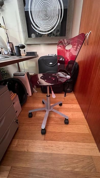 Cadeira em acrílico